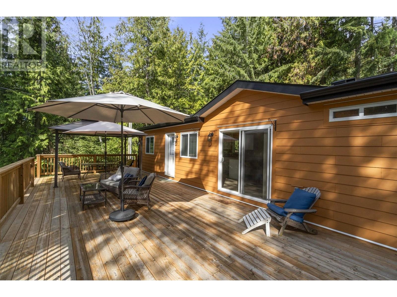 11 6432 Sunnybrae Canoe Point Road, Tappen