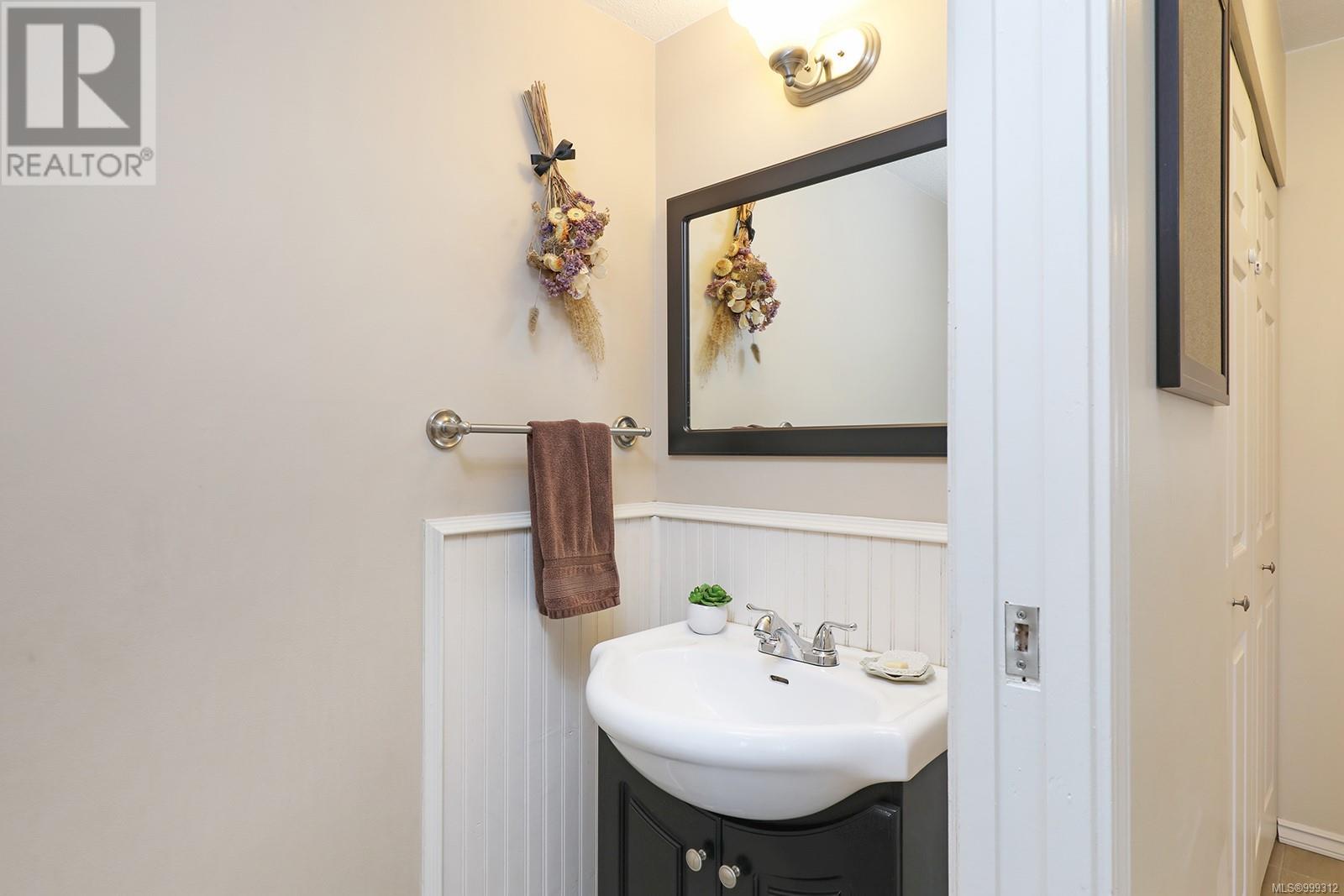 220 680 Murrelet Dr, Comox