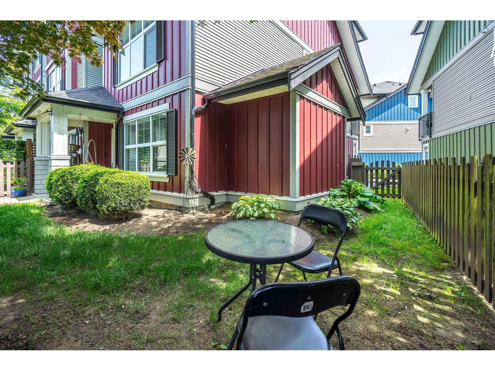 Photo 3 of 6 18211 70 Avenue, Surrey BC