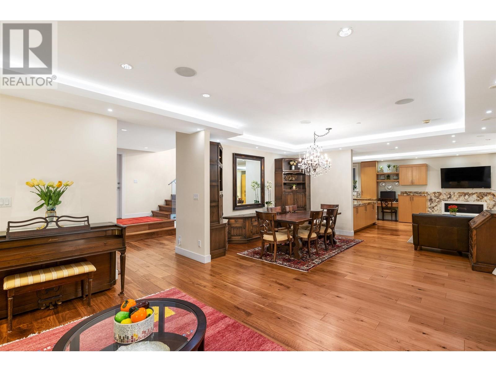 2449 KINGS AVENUE, West Vancouver
