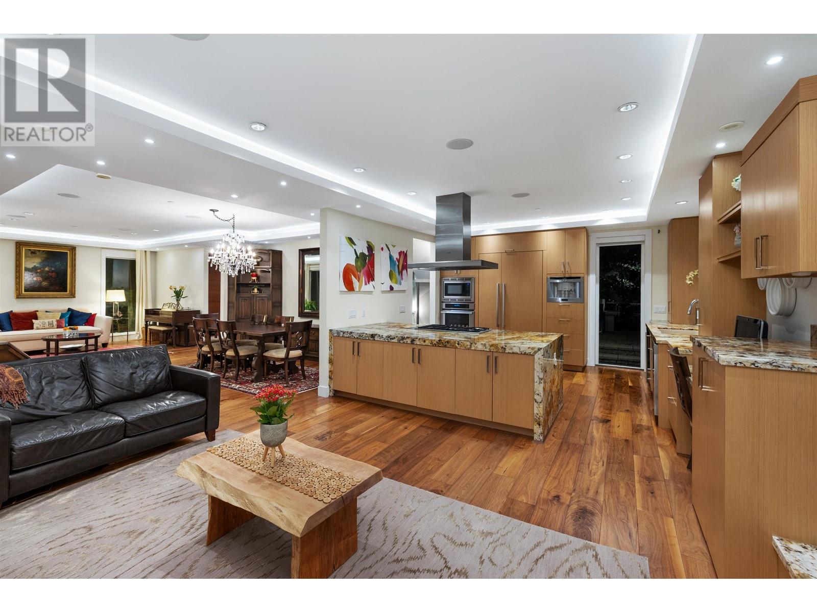 2449 KINGS AVENUE, West Vancouver
