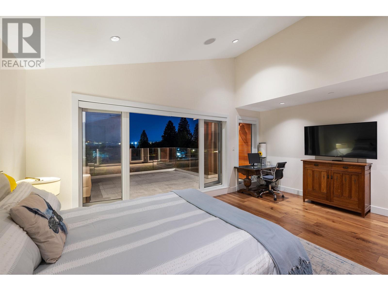 2449 KINGS AVENUE, West Vancouver