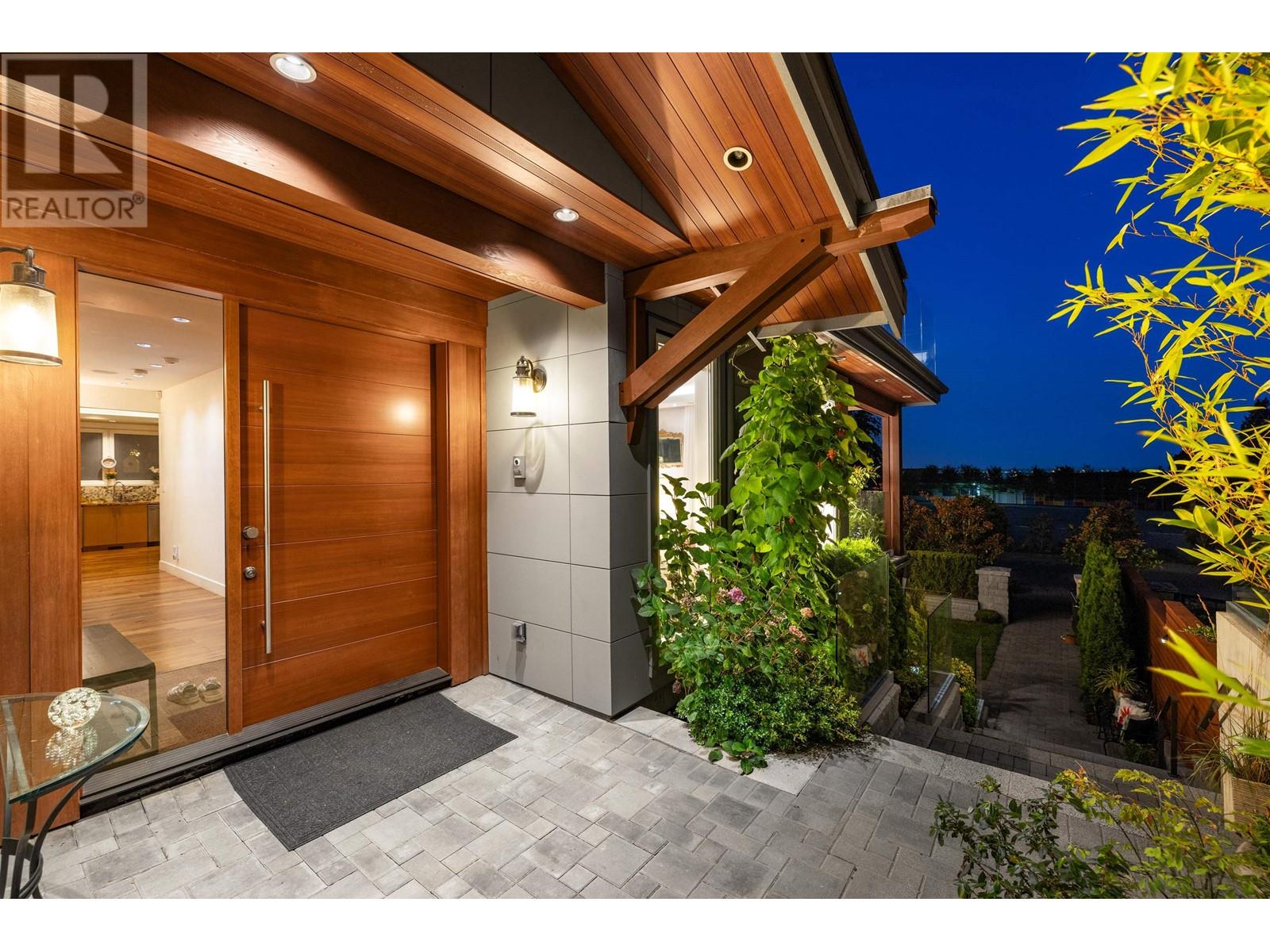 2449 KINGS AVENUE, West Vancouver