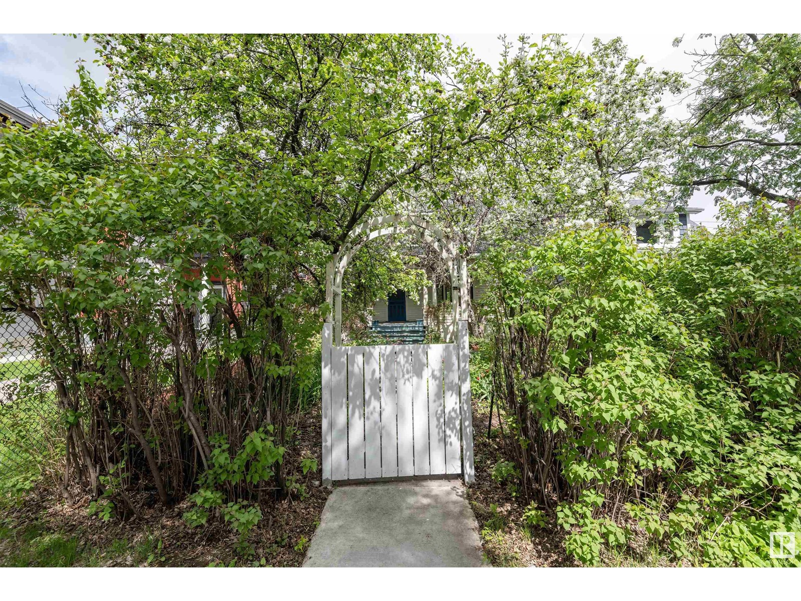 9924 87 AV NW, Edmonton