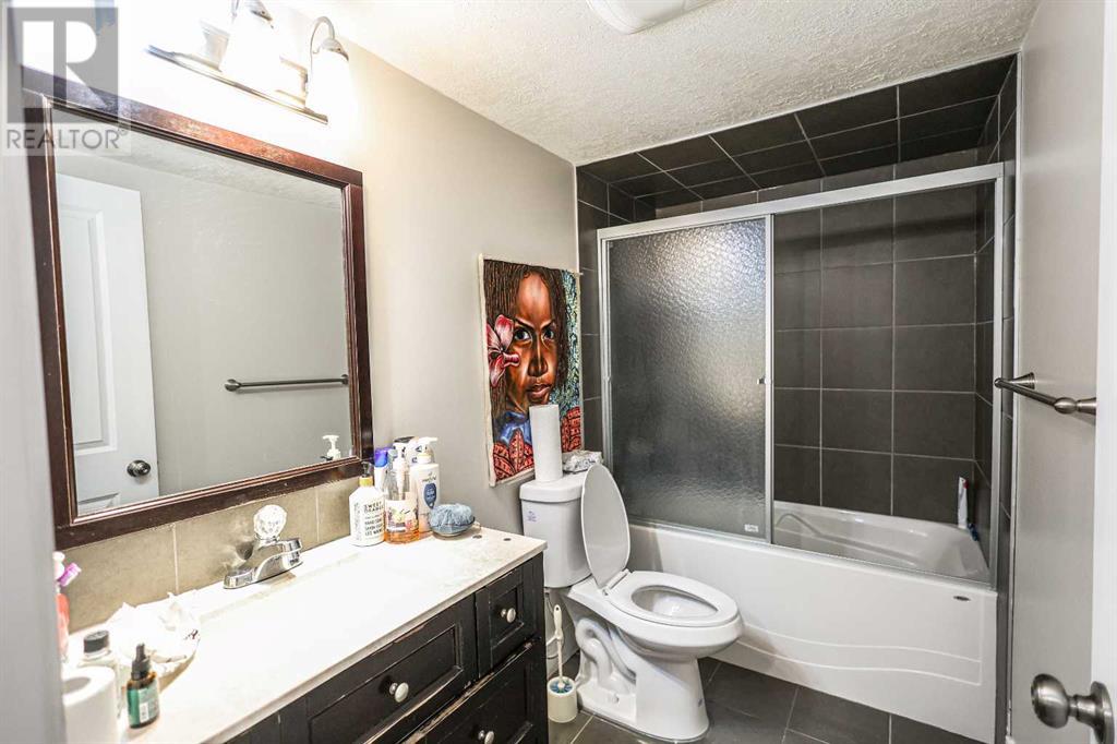 Single Family House for Sale in  Sage Bank Crescent NW Sage Hill Calgary 