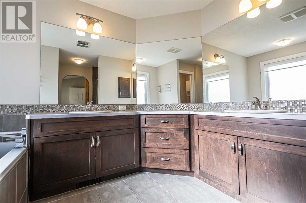 Single Family House for Sale in  Sage Bank Crescent NW Sage Hill Calgary 