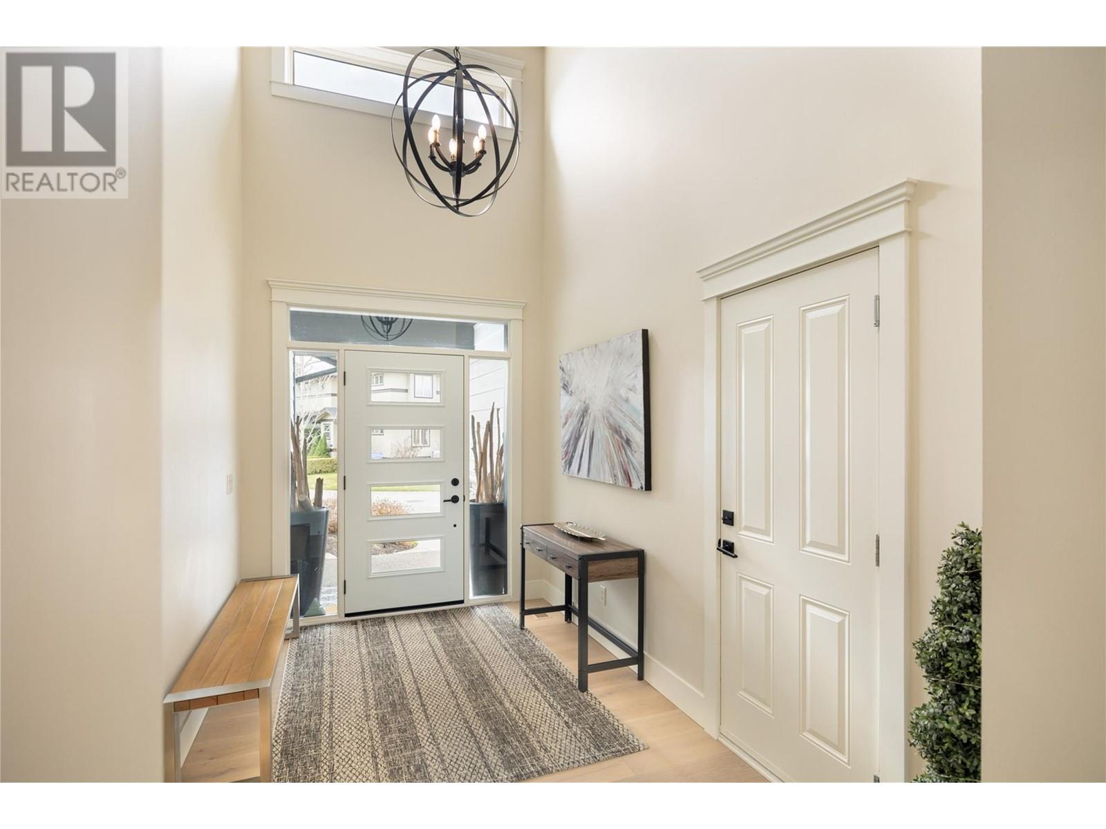  4455 Sherwood Court, Kelowna
