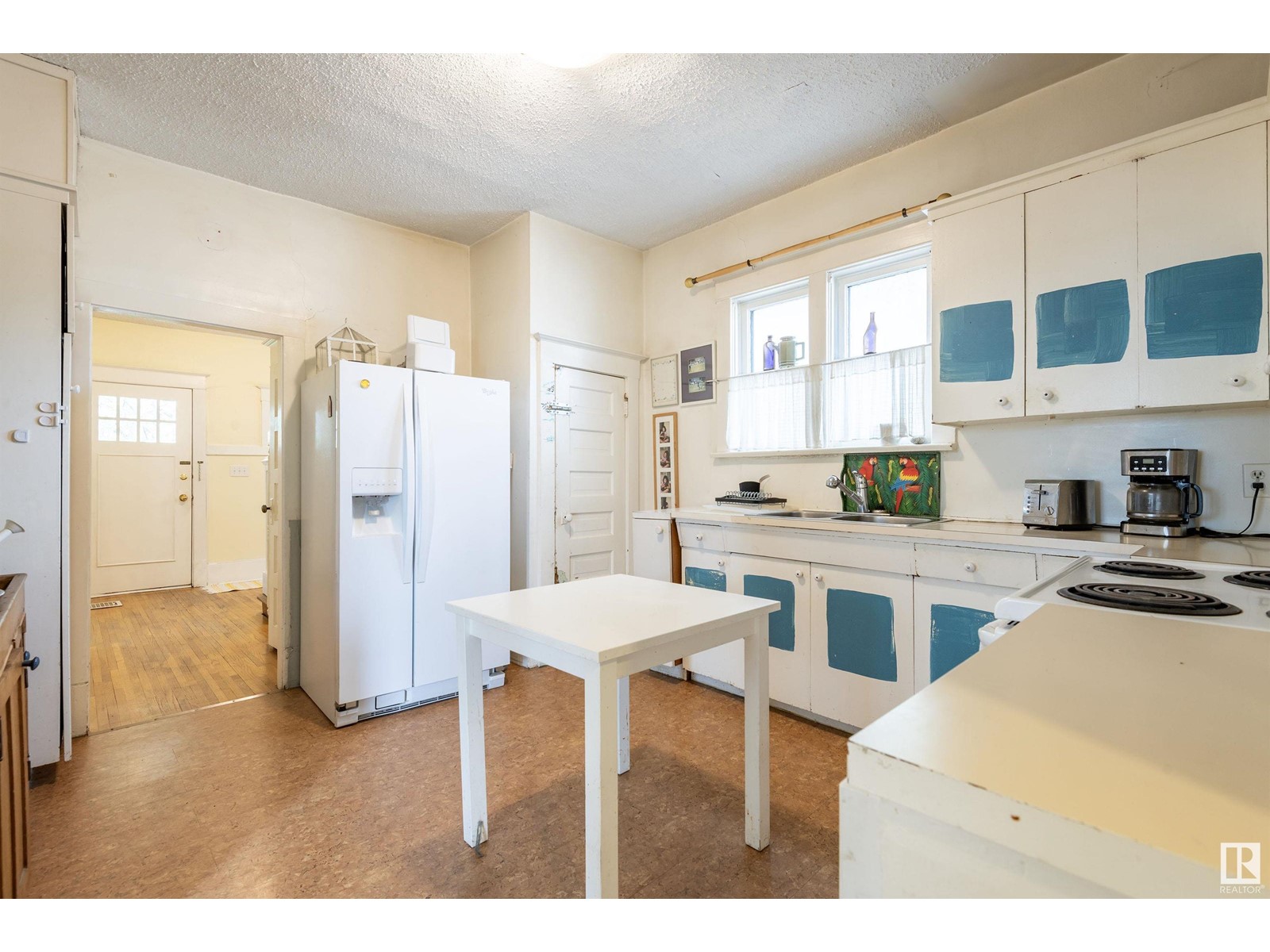 9924 87 AV NW, Edmonton