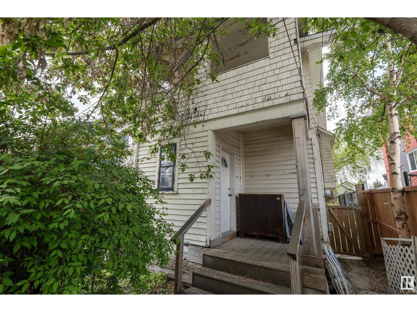 9924 87 AV NW, Edmonton