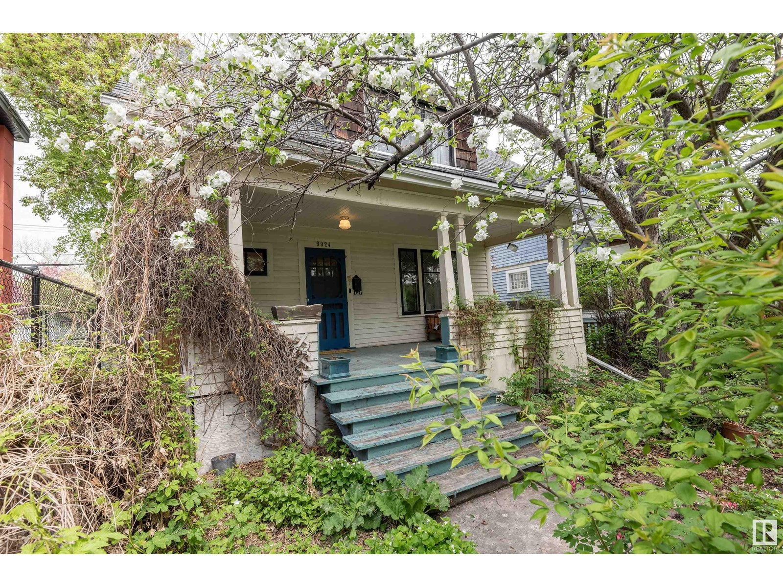 9924 87 AV NW, Edmonton