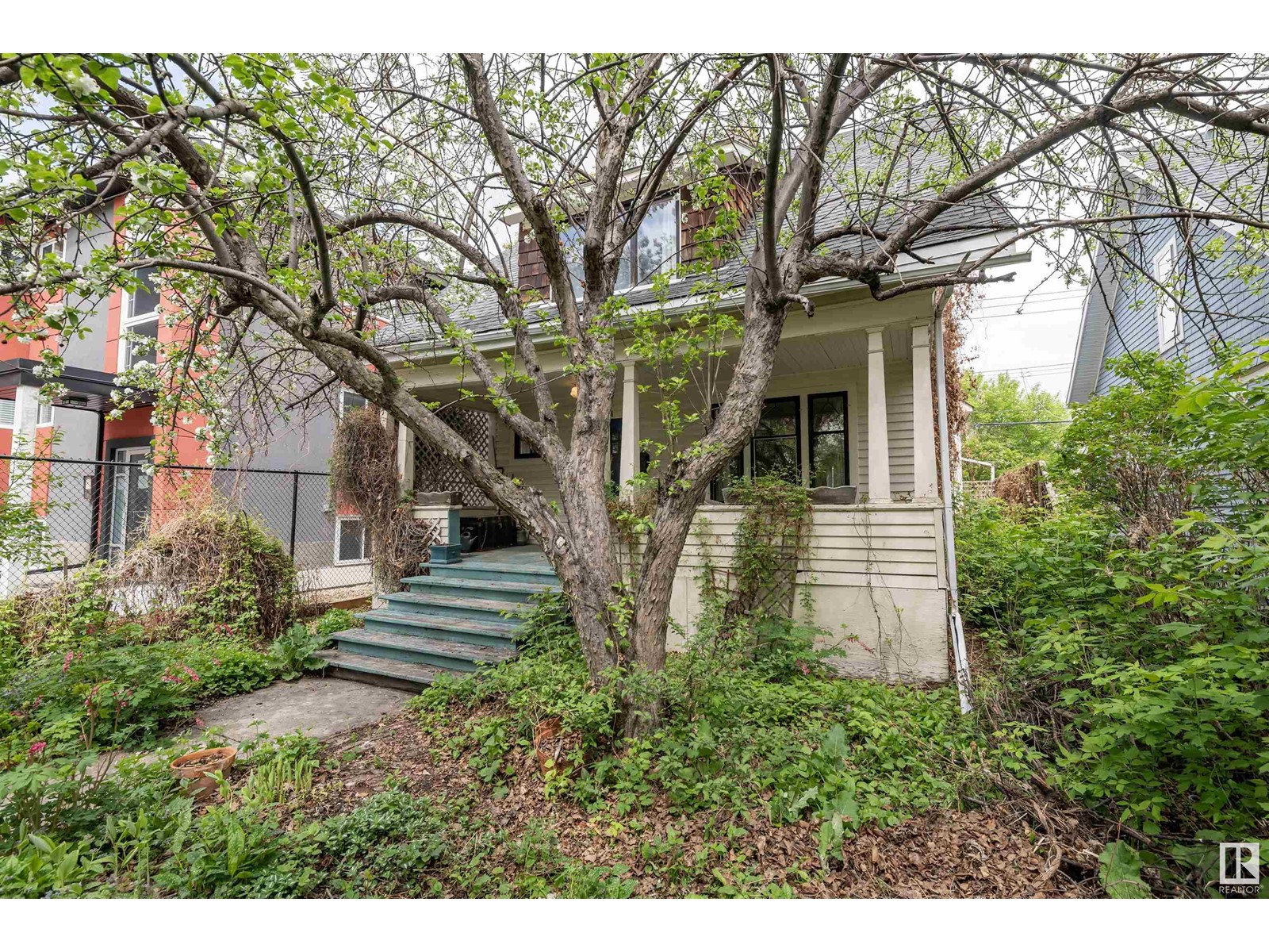 9924 87 AV NW, Edmonton