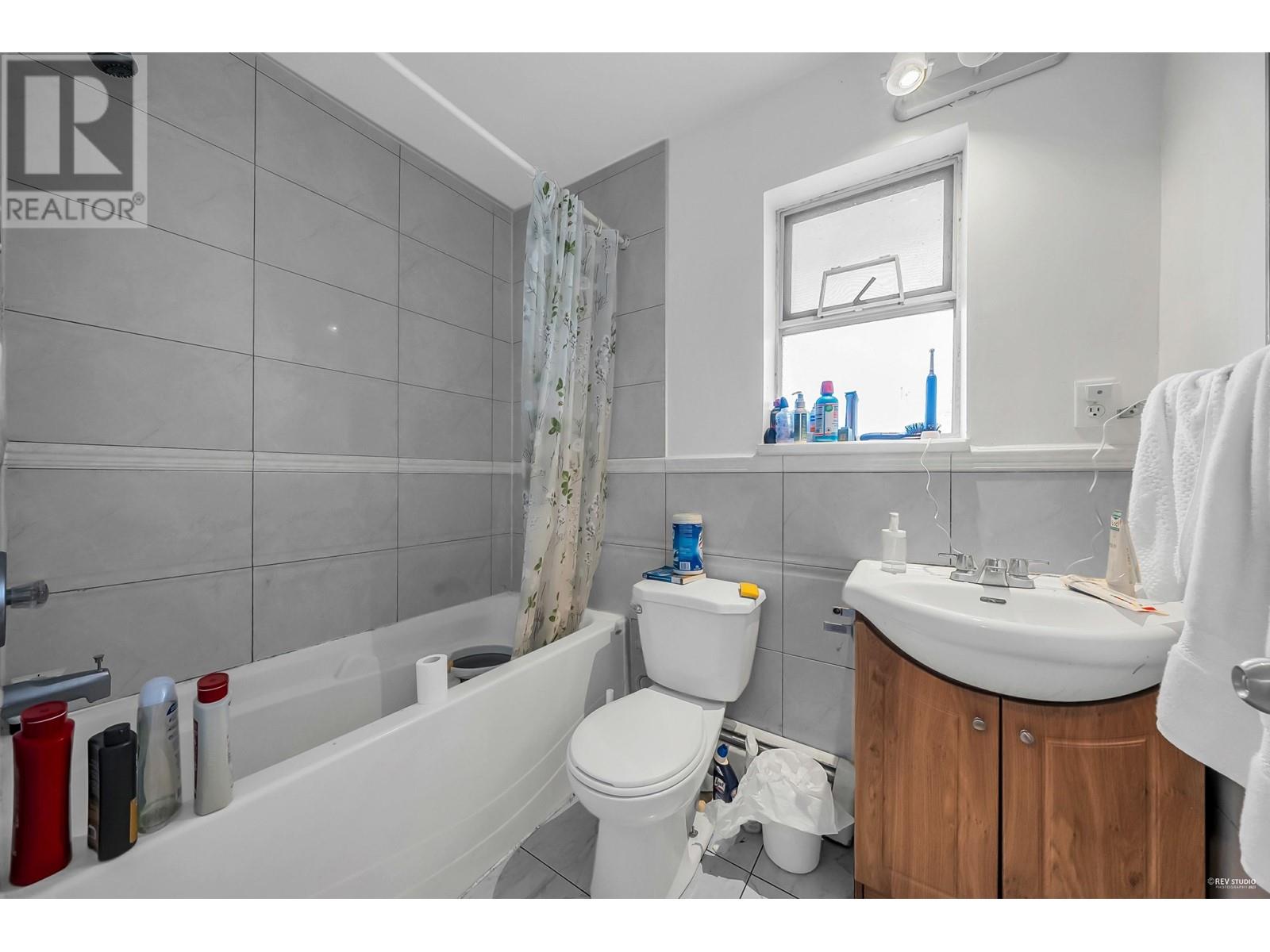 8071 NO. 4 Road, Richmond