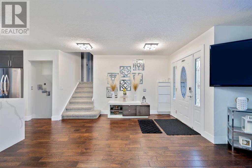 Single Family House 4 Level for Sale in  Whiteside Crescent NE Whitehorn Calgary 