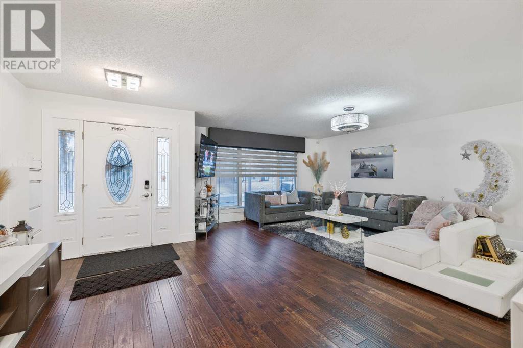Single Family House 4 Level for Sale in  Whiteside Crescent NE Whitehorn Calgary 
