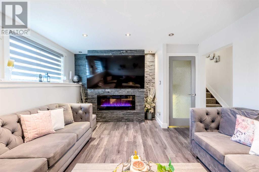 Single Family House 4 Level for Sale in  Whiteside Crescent NE Whitehorn Calgary 