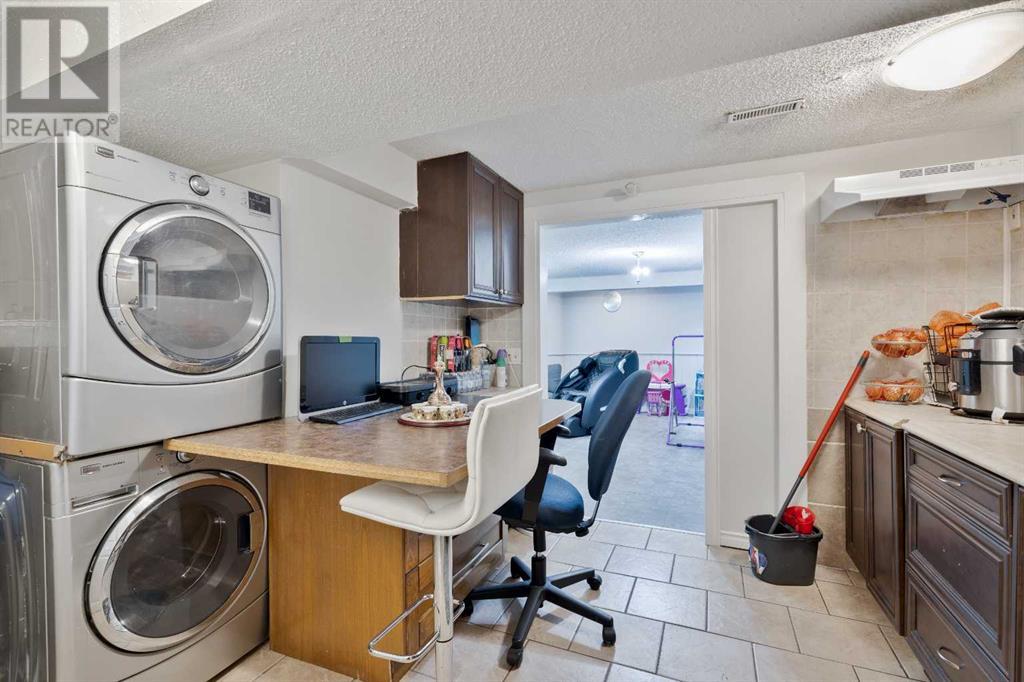 Single Family House 4 Level for Sale in  Whiteside Crescent NE Whitehorn Calgary 