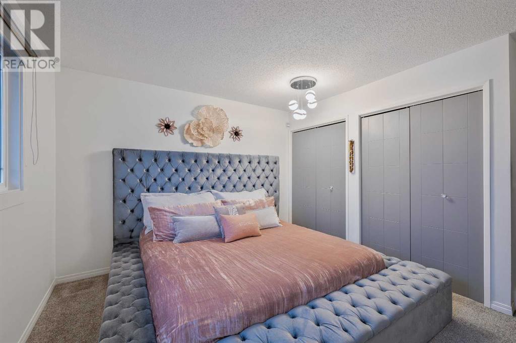 Single Family House 4 Level for Sale in  Whiteside Crescent NE Whitehorn Calgary 