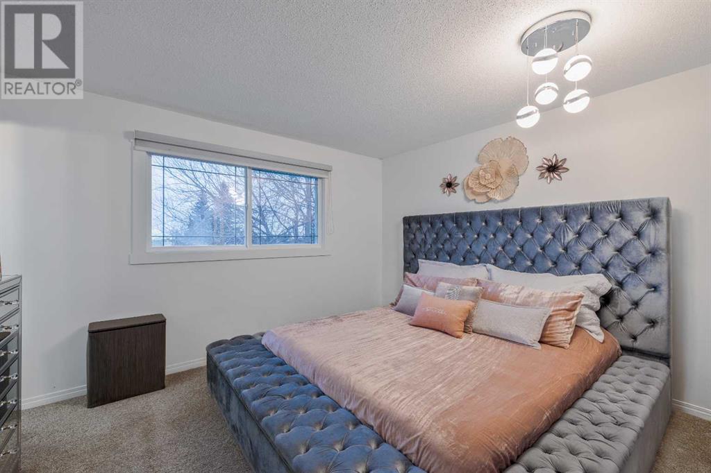 Single Family House 4 Level for Sale in  Whiteside Crescent NE Whitehorn Calgary 