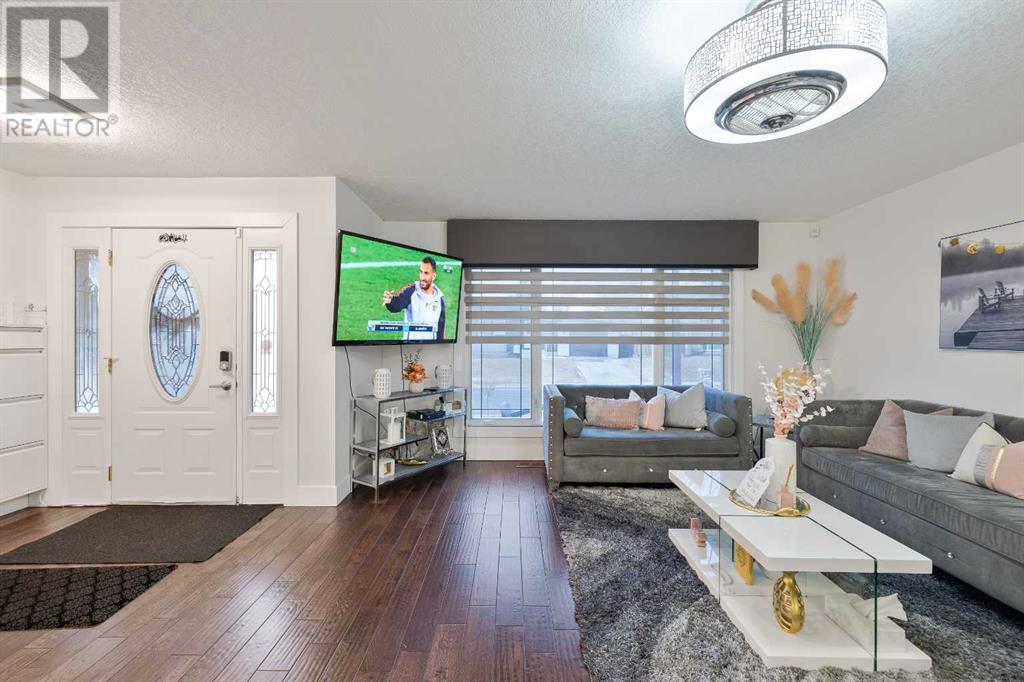 Single Family House 4 Level for Sale in  Whiteside Crescent NE Whitehorn Calgary 