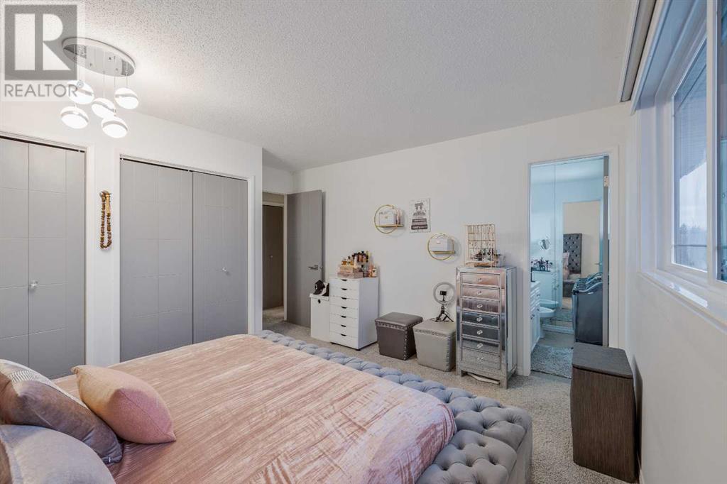 Single Family House 4 Level for Sale in  Whiteside Crescent NE Whitehorn Calgary 