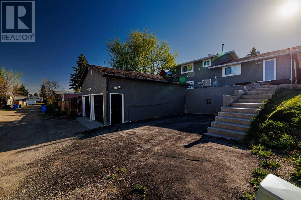 Single Family House 4 Level for Sale in  Whiteside Crescent NE Whitehorn Calgary 