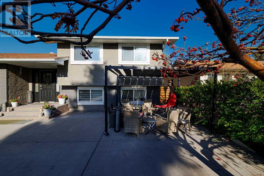Single Family House 4 Level for Sale in  Whiteside Crescent NE Whitehorn Calgary 