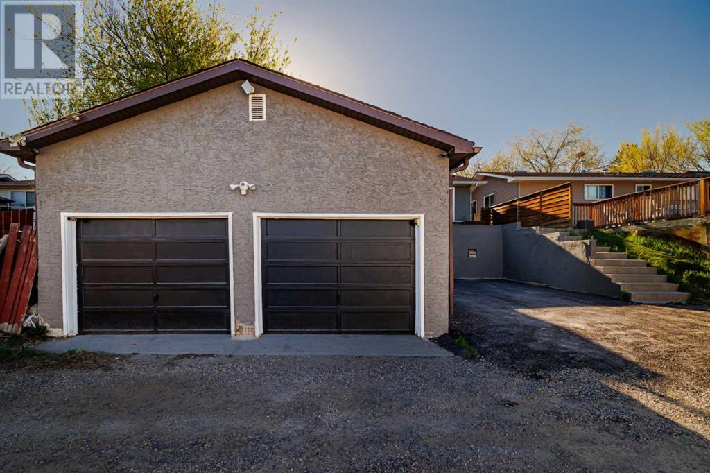 Single Family House 4 Level for Sale in  Whiteside Crescent NE Whitehorn Calgary 