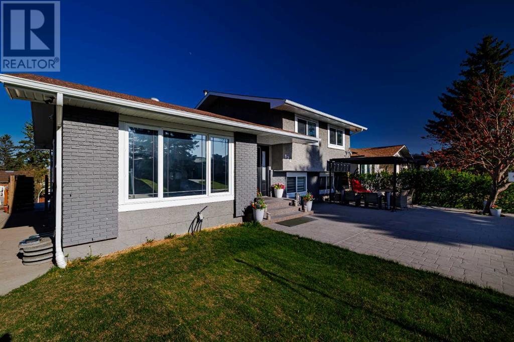 Single Family House 4 Level for Sale in  Whiteside Crescent NE Whitehorn Calgary 