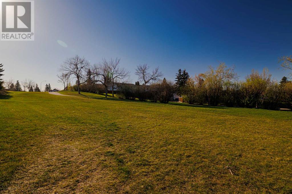 Single Family House 4 Level for Sale in  Whiteside Crescent NE Whitehorn Calgary 