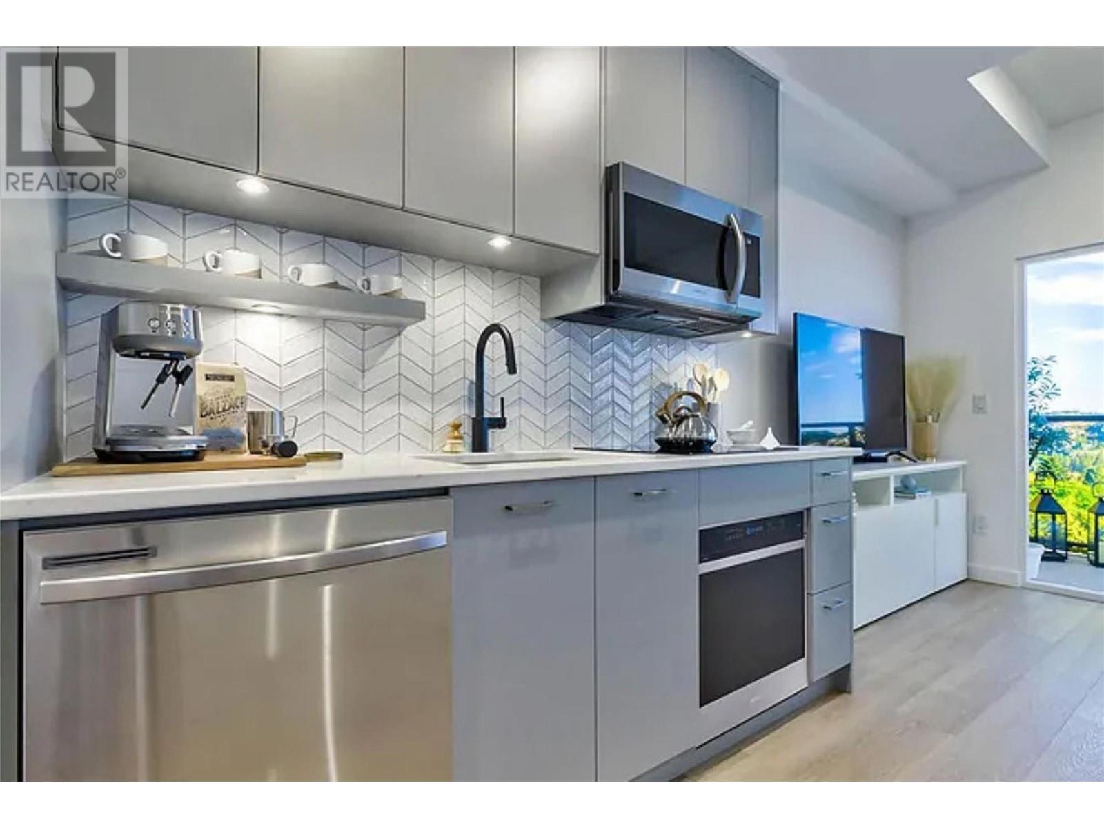 443 1274 Devonshire Avenue, Kelowna