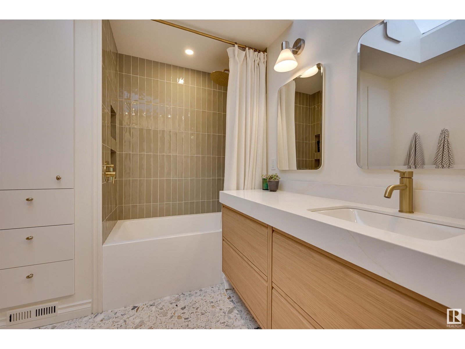 7009 105A ST NW, Edmonton