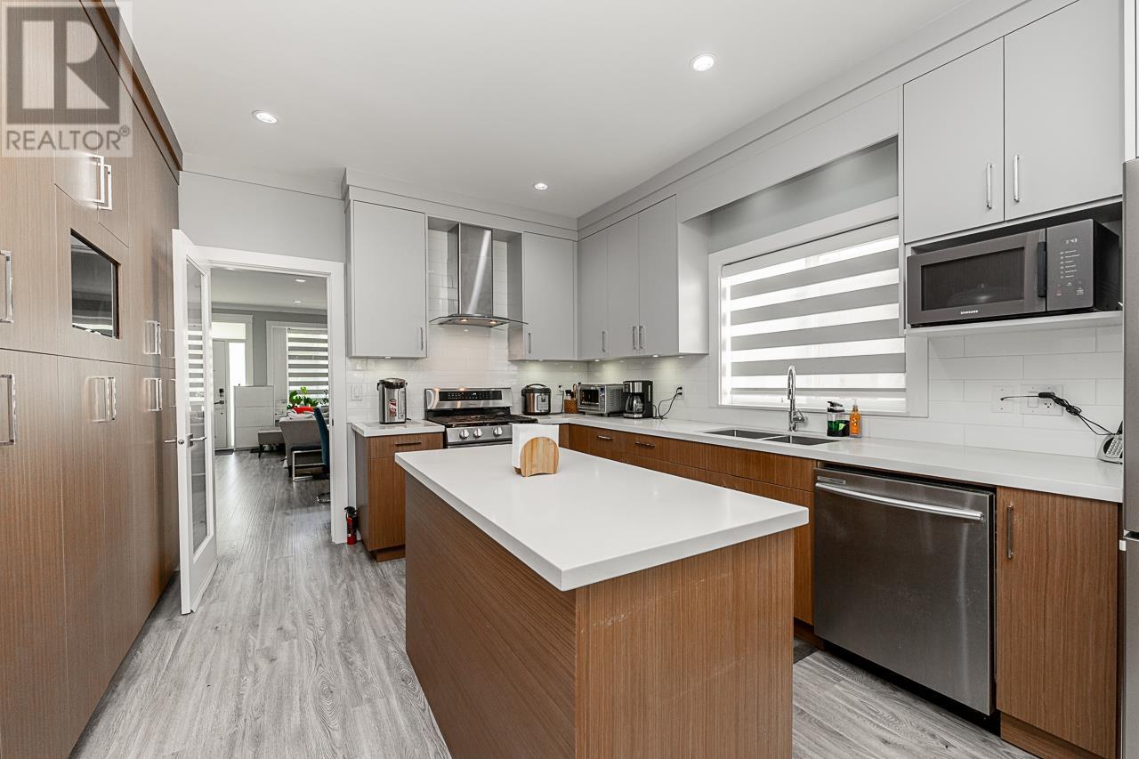 Photo 5 of 7954 Edmonds Street, Burnaby BC
