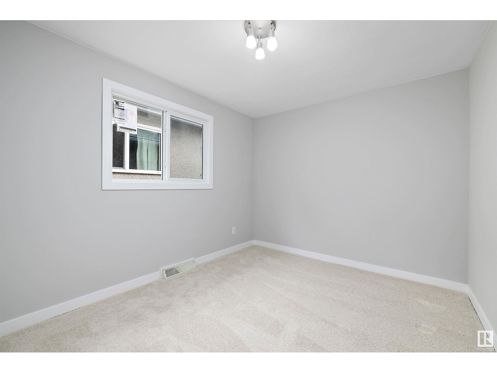 7731 80 AV NW, Edmonton