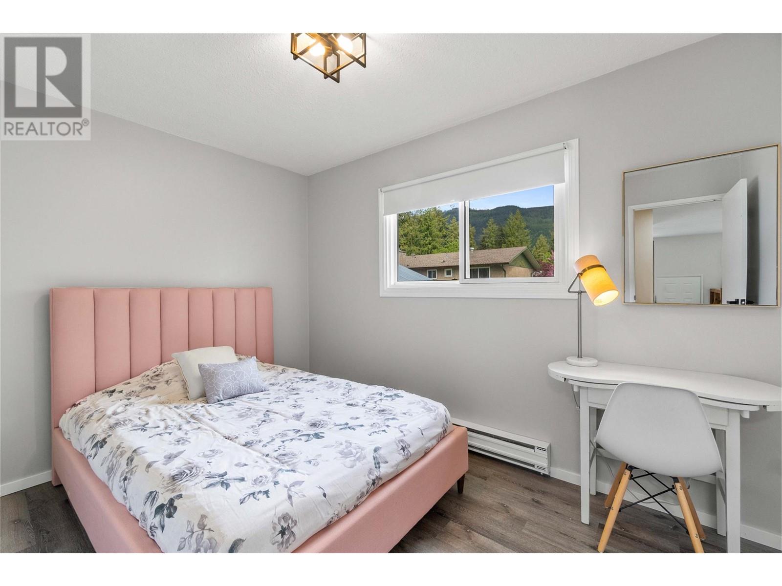  710 Conn Street, Sicamous