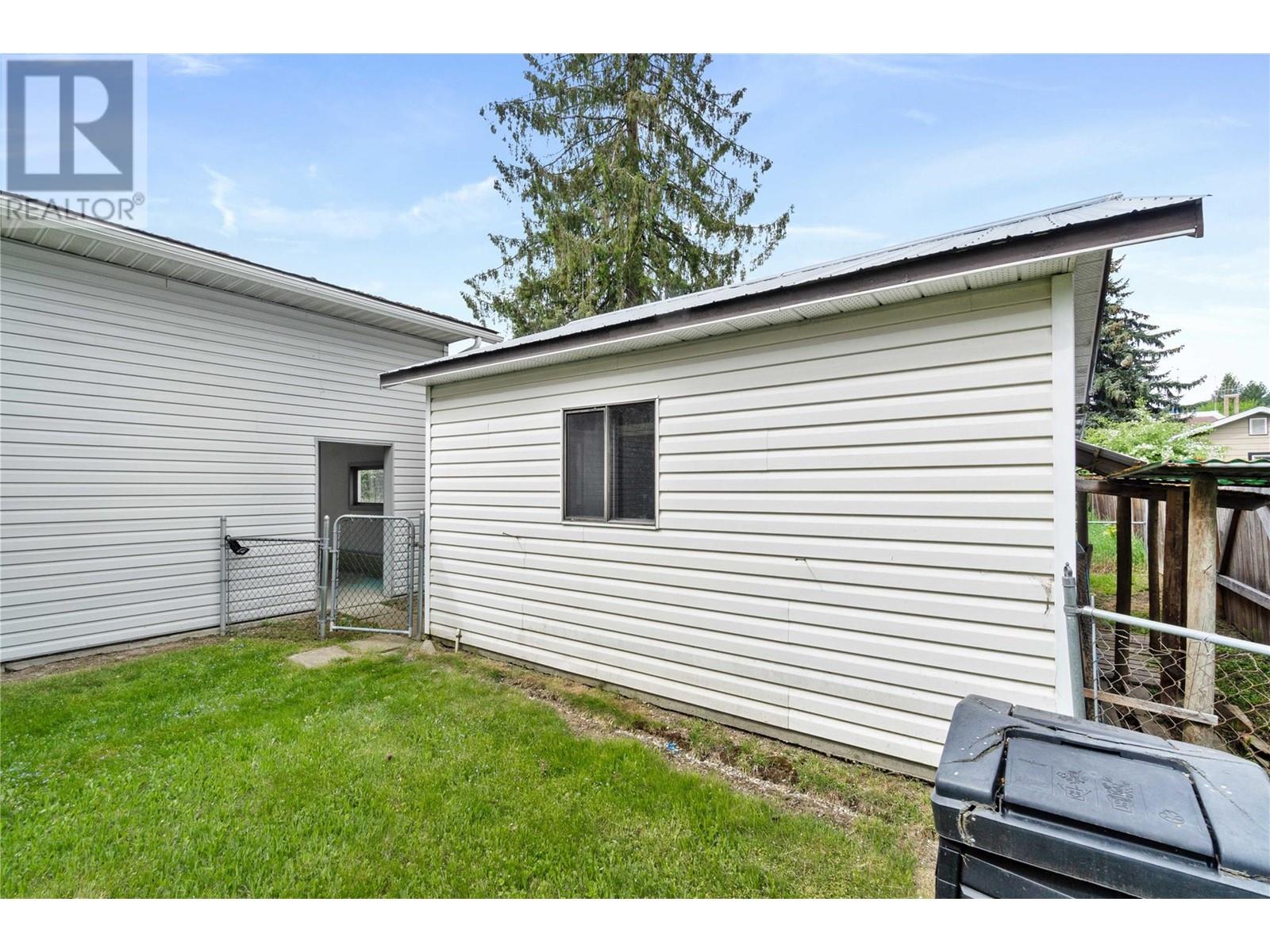  710 Conn Street, Sicamous