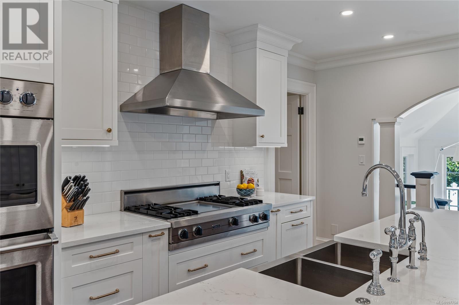 Photo 23 of 3525 Upper Terrace Rd, Oak Bay BC
