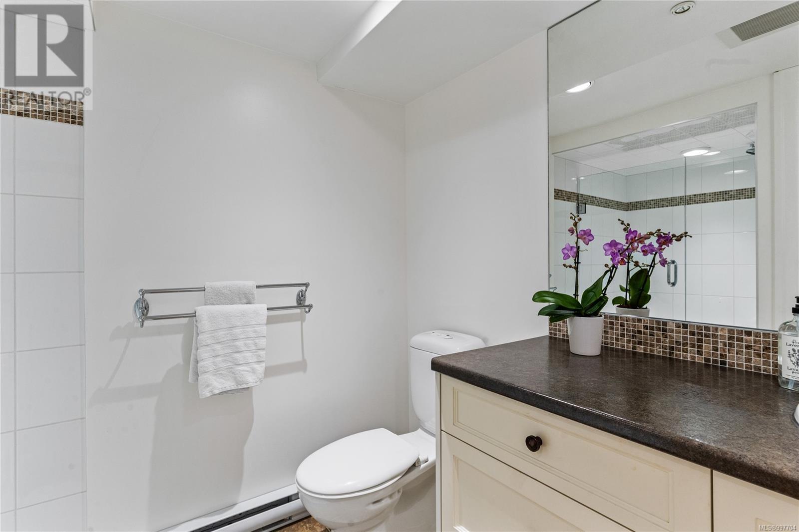 Photo 77 of 3525 Upper Terrace Rd, Oak Bay BC