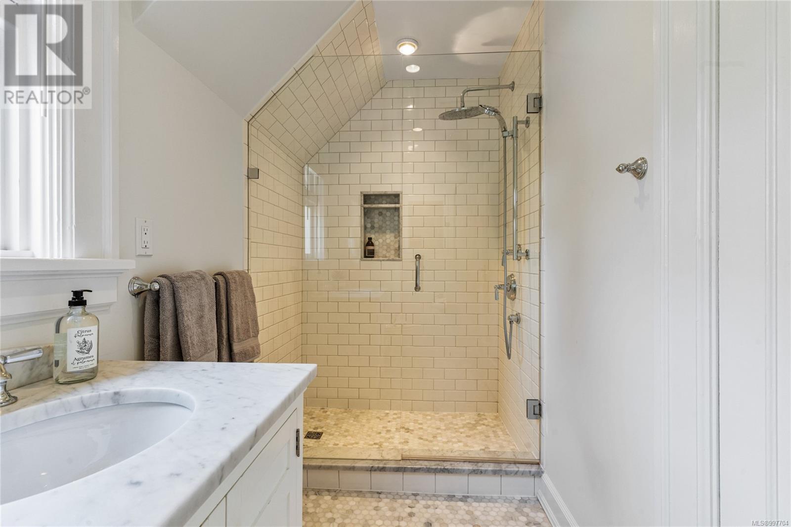 Photo 62 of 3525 Upper Terrace Rd, Oak Bay BC