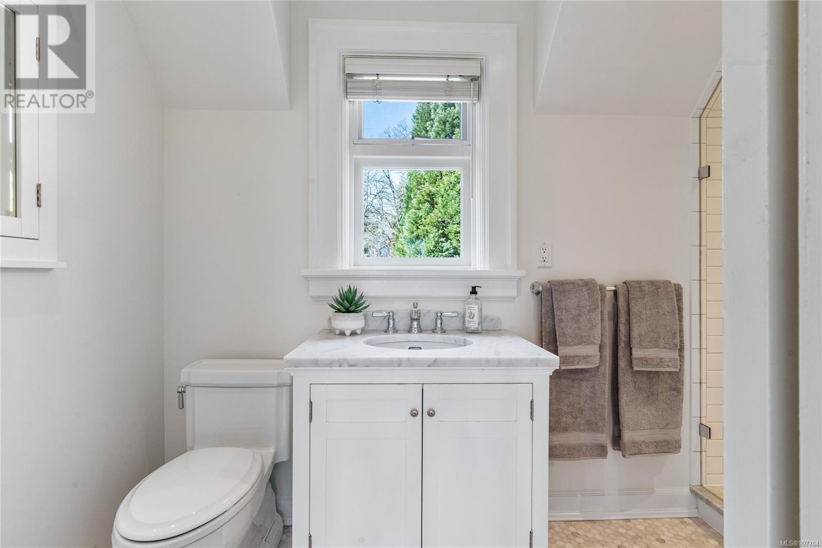 Photo 61 of 3525 Upper Terrace Rd, Oak Bay BC