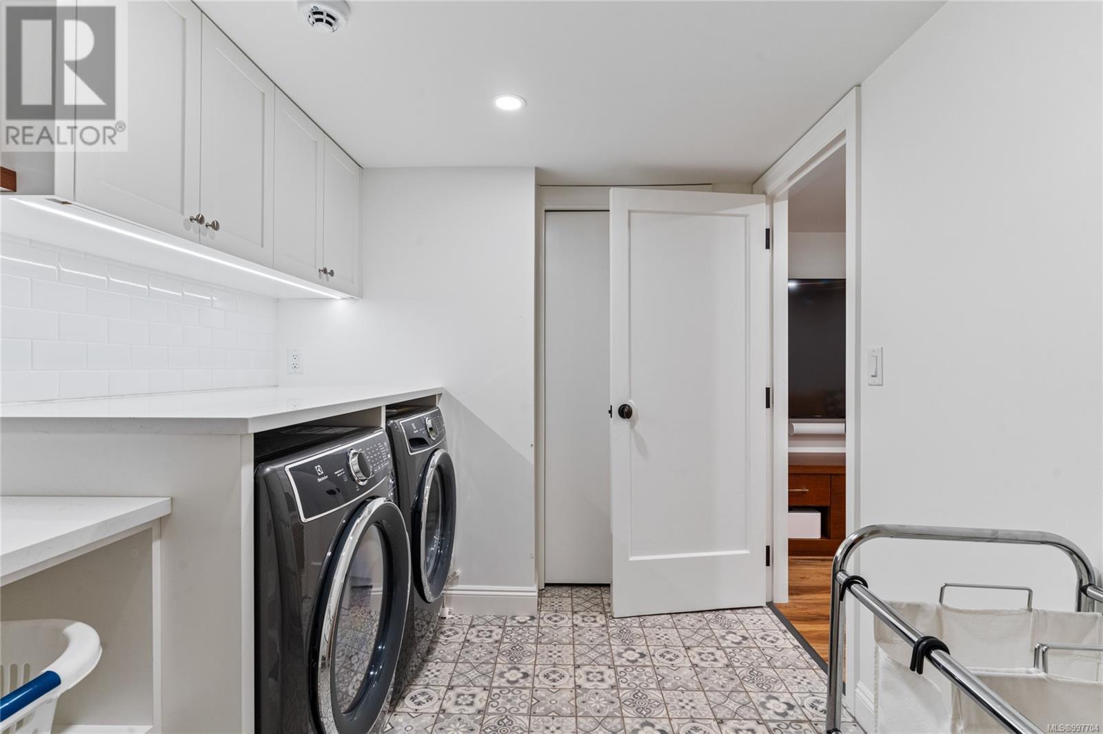 Photo 80 of 3525 Upper Terrace Rd, Oak Bay BC