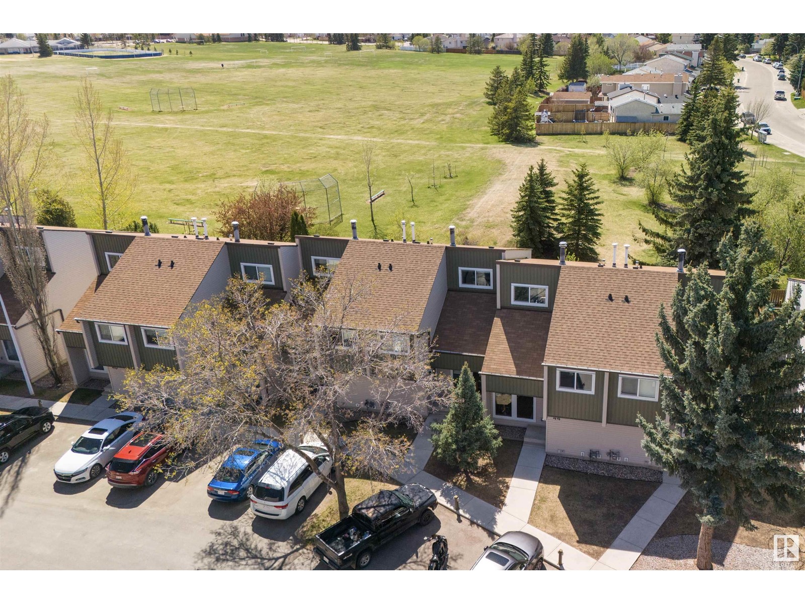 #44 2020 105 ST NW, Edmonton