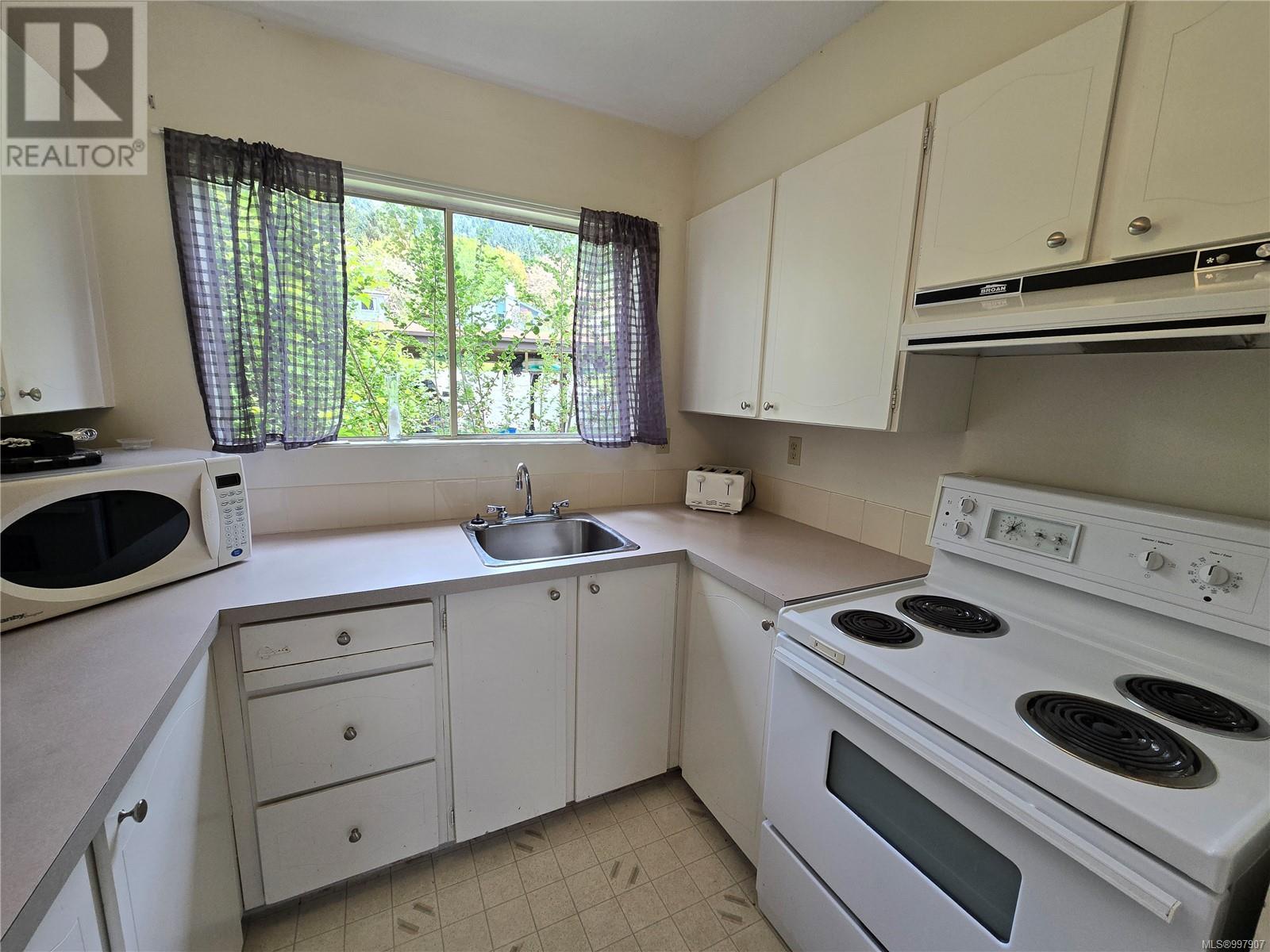 404 Haida Ave, Port Alice