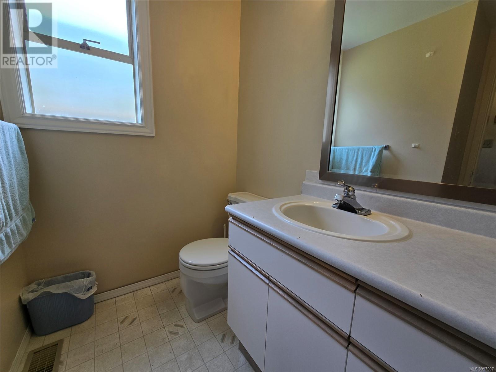 404 Haida Ave, Port Alice