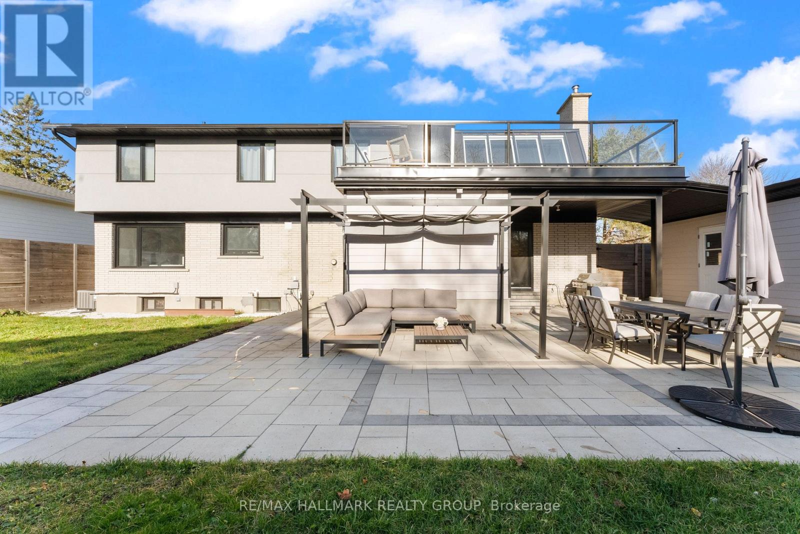Photo 11 of 2 St Remy Drive, Ottawa ON