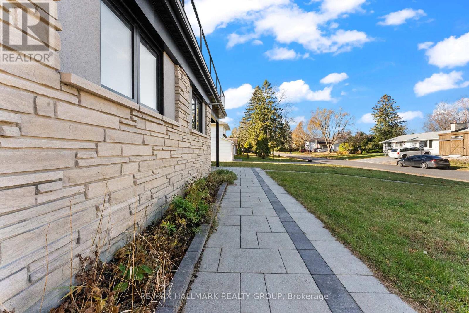 Photo 17 of 2 St Remy Drive, Ottawa ON
