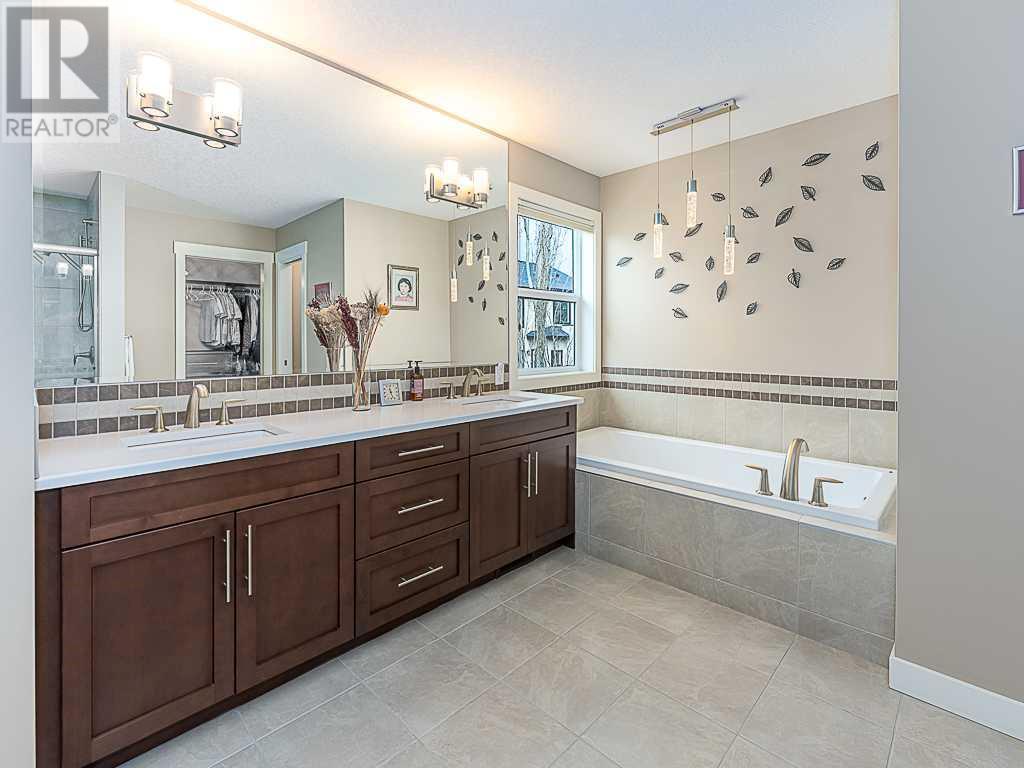 Single Family House for Sale in  Rockford Road NW Rocky Ridge Calgary 