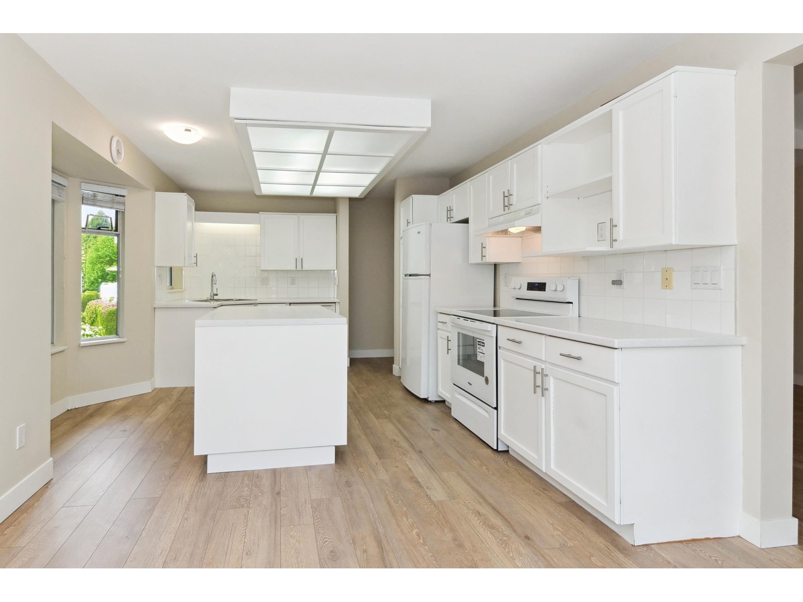 Photo 8 of 228 7156 121 Street, Surrey BC
