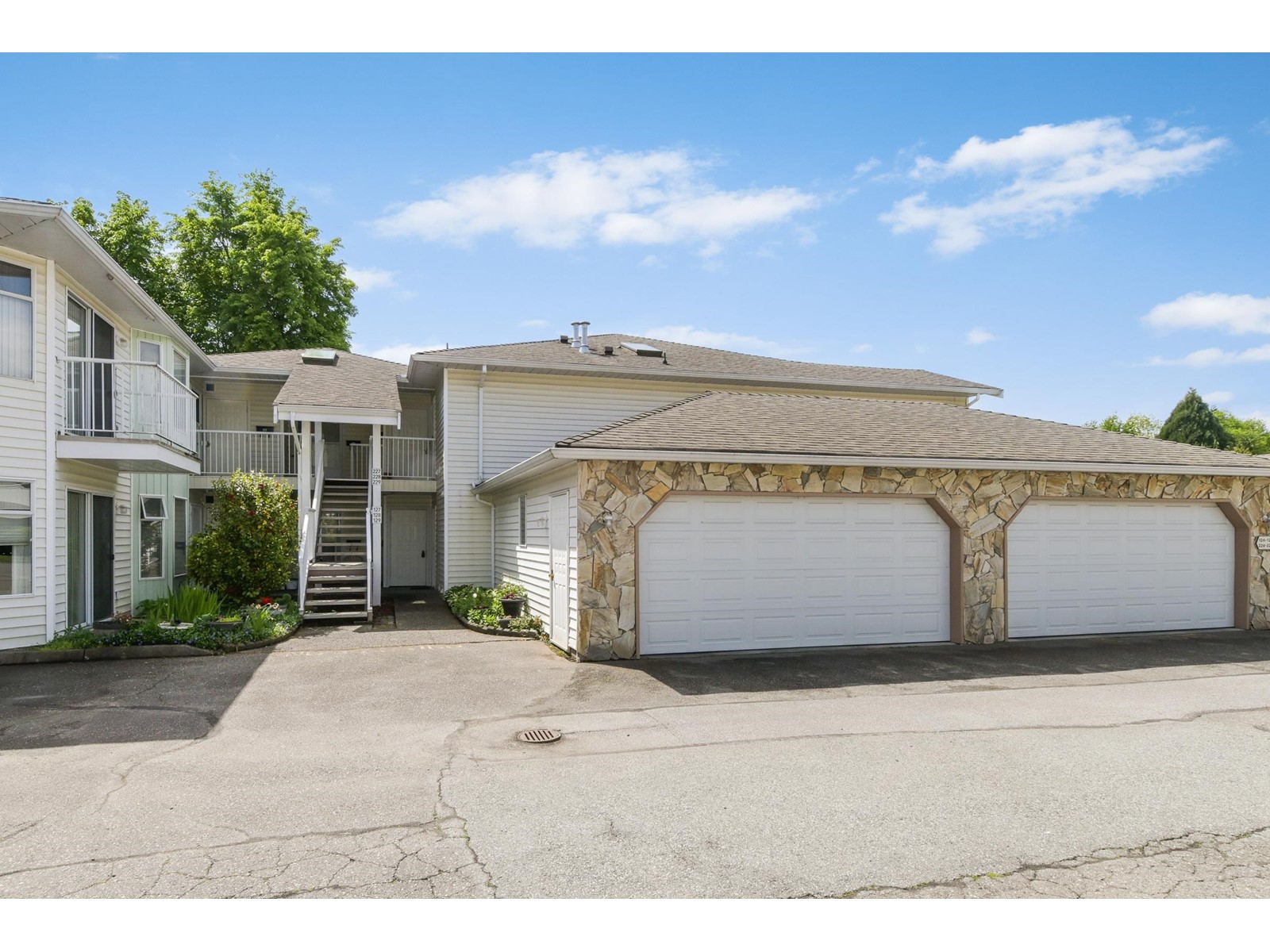Photo 2 of 228 7156 121 Street, Surrey BC