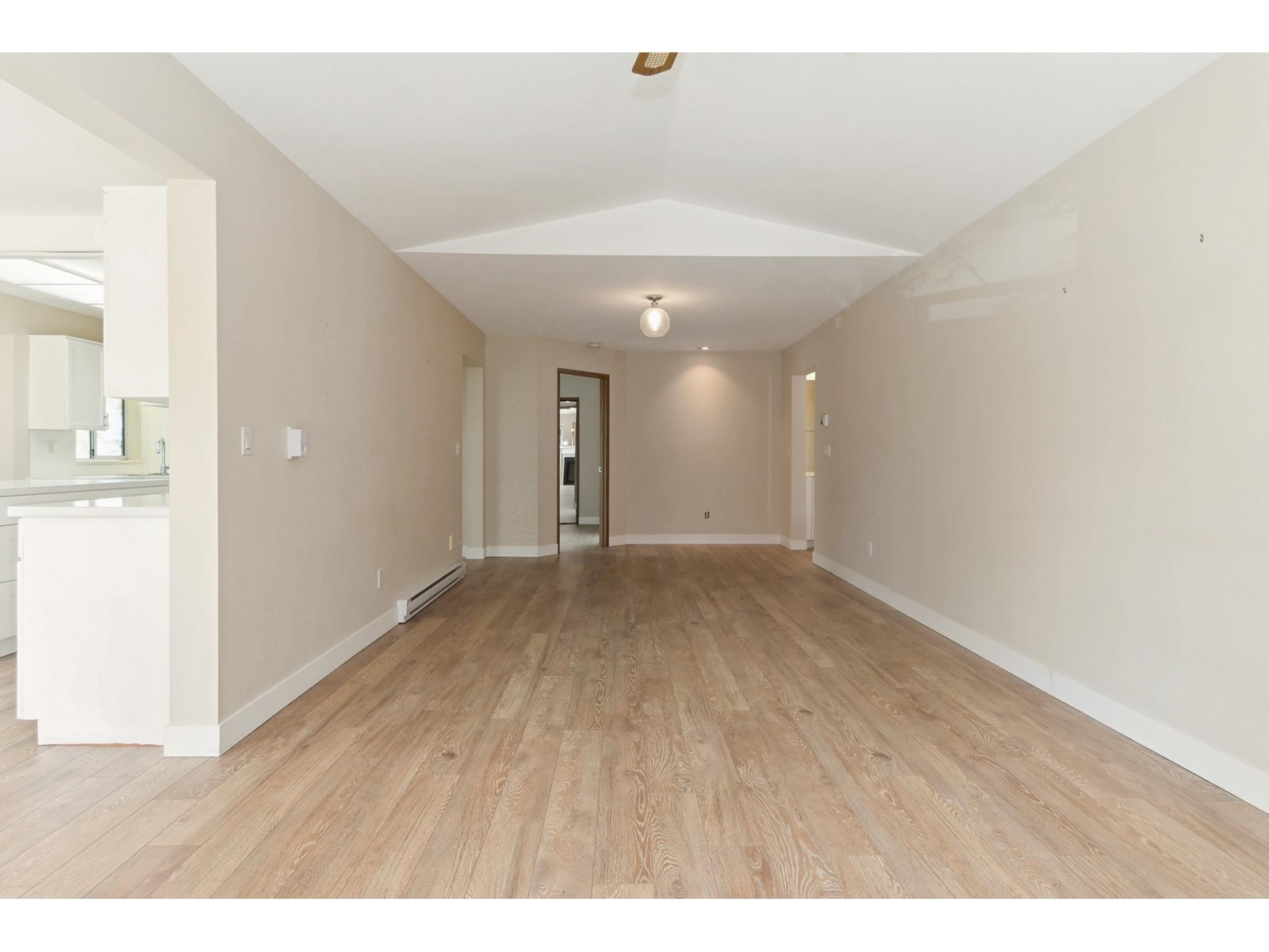 Photo 4 of 228 7156 121 Street, Surrey BC