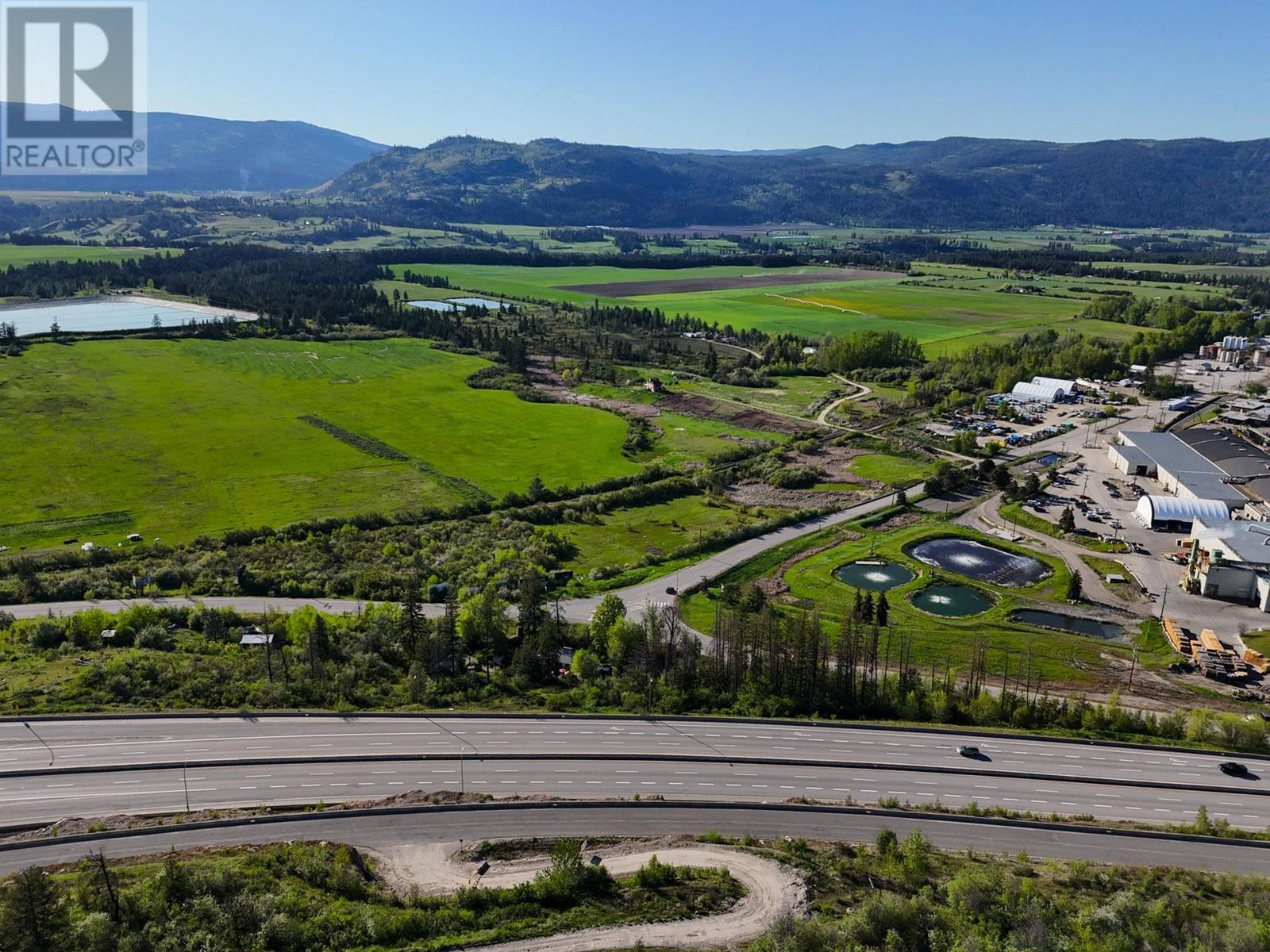  772 Otter Lake Cross Road, Spallumcheen